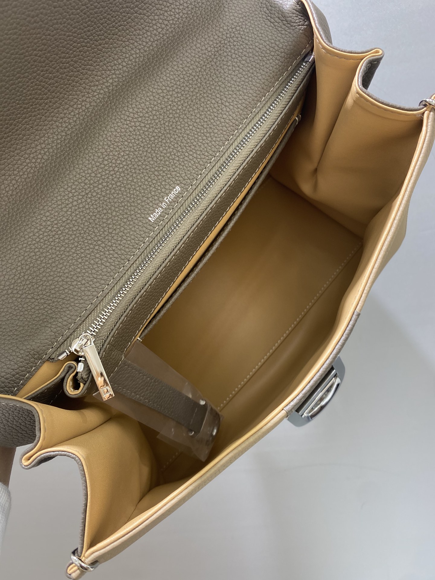 델보 브리앙 MM 토고백 미듐